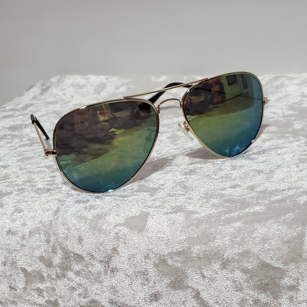 Aviator Sunglasses W/Gold Hardware